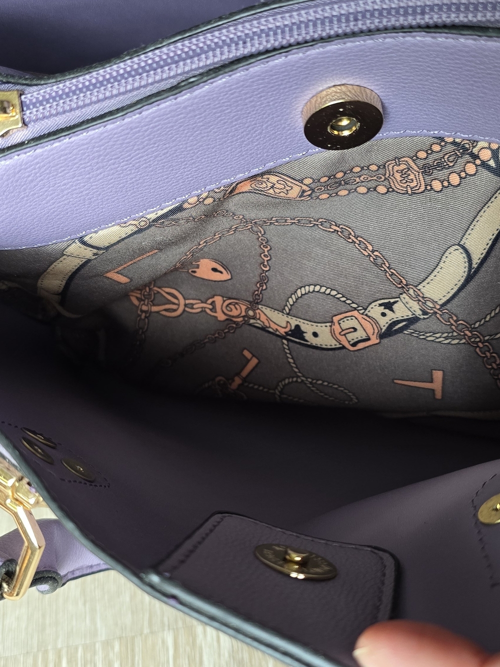 Lavender Structured Satchel Handbag - Picture 4 of 8